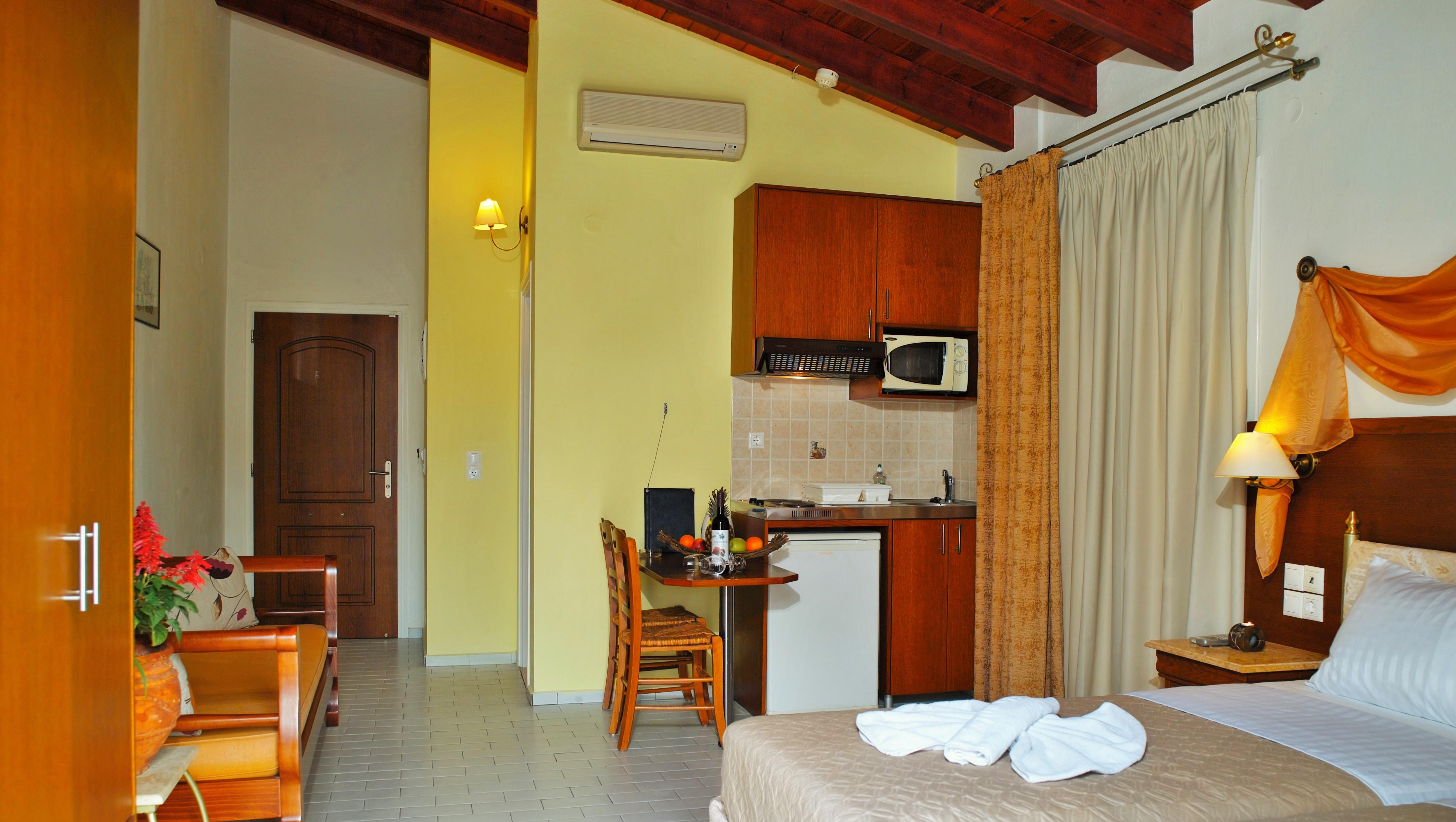Aparthotel Camelot Royal Beds By Estia à Stalida Extérieur photo